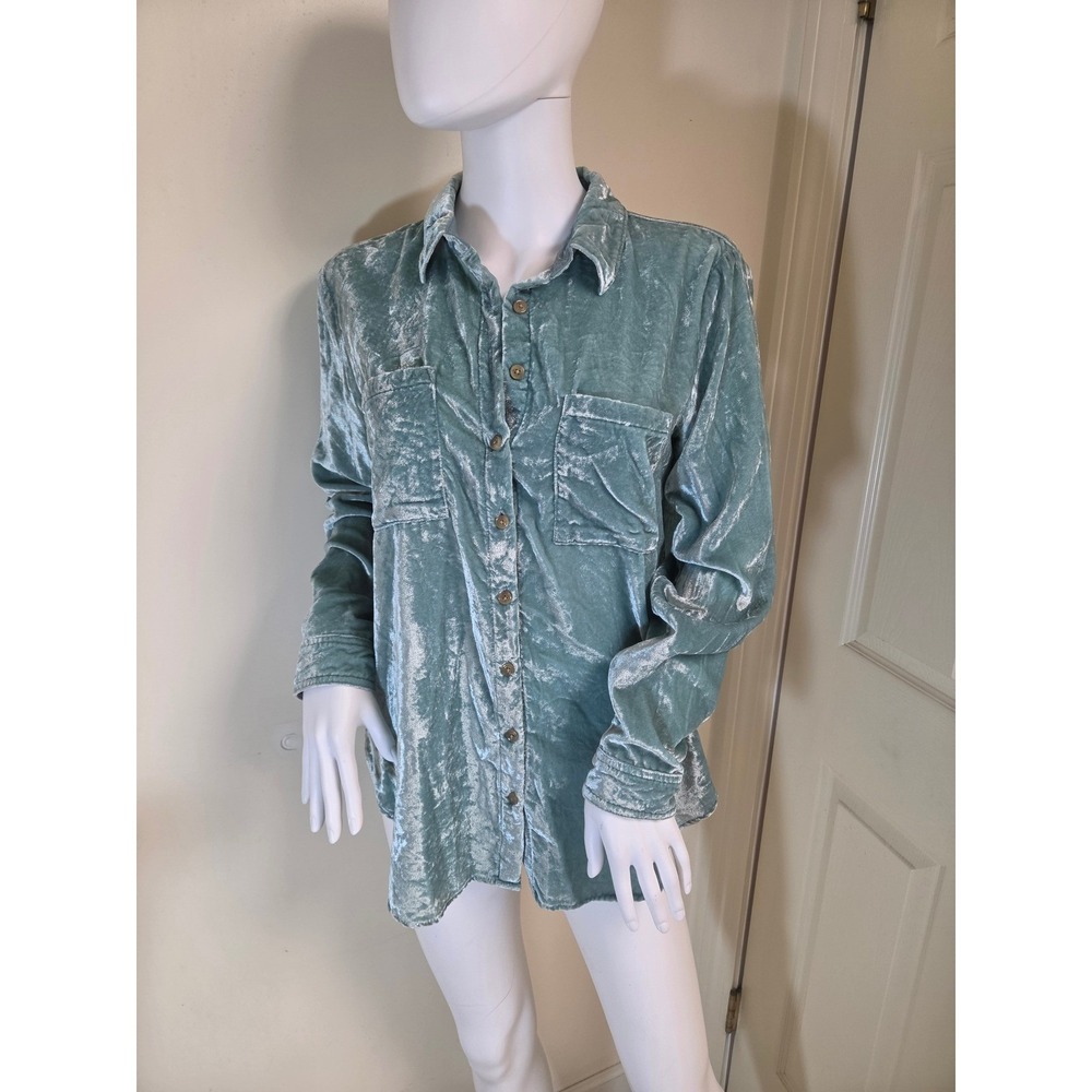 Pilcro Anthropologie Sage Green Crushed Velvet Button Down Shirt Womens Size 4